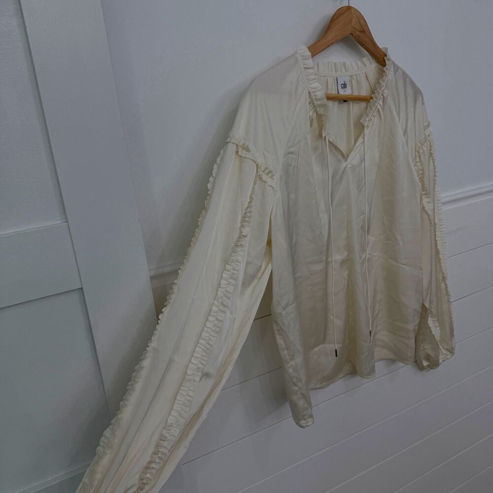 Women’s Cabi #4911 Chloe Blouse Delicate Ruffle Blouse Top Size S - Picture 4 of 6